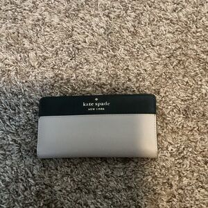 Kate Spade Two-Tone Black and Cream Large Slim Bifold Wallet
